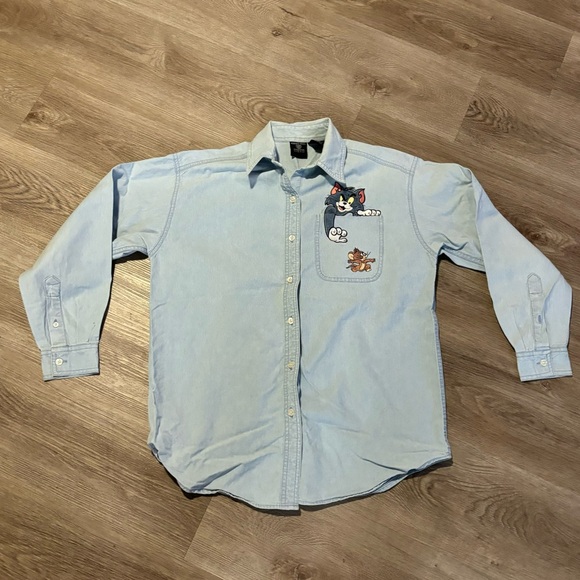 Warner Bros Studio Tom and Jerry Button Up - Picture 2 of 6
